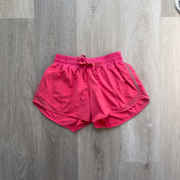 lululemon athletica Pants - Lululemon pink Hotty Hot High-Rise Lined
Short 2.5" sz. 4